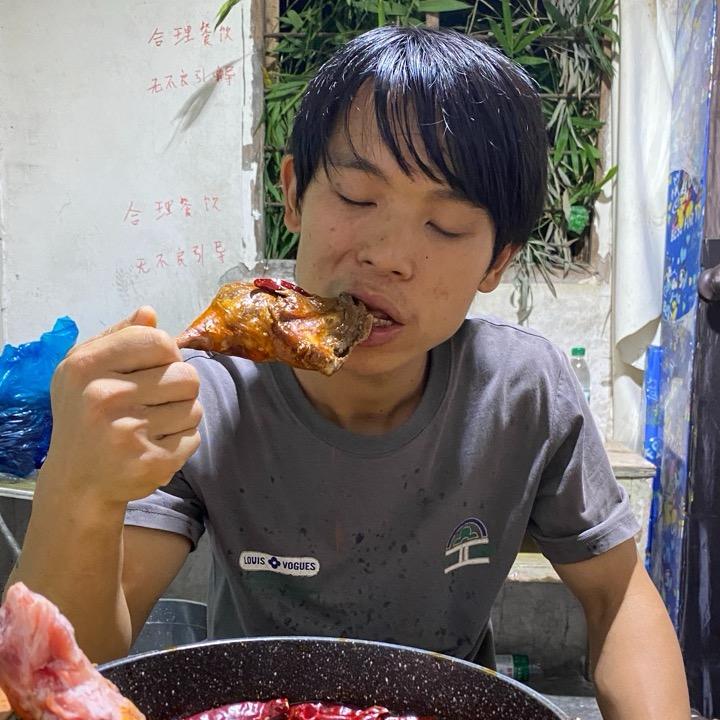 吴二狗养号中