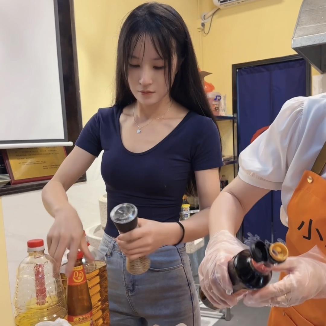 肠粉妹妹