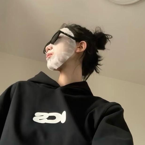 孟  文  丹.