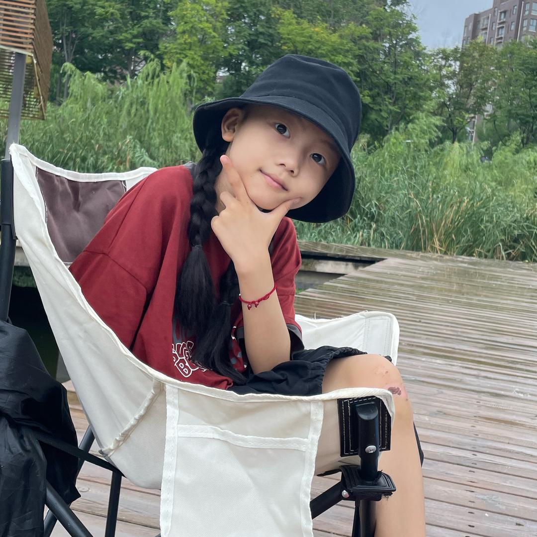 菡菡妈妈（李巧鸽）