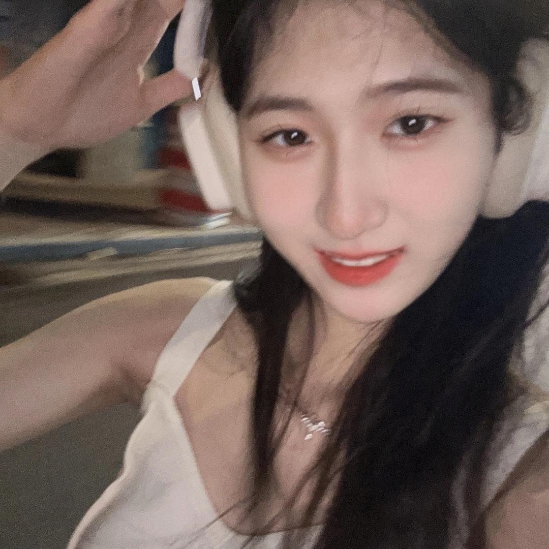 聪明蛋🏸 佳佳