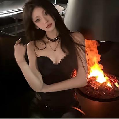 彭 佳 琪.