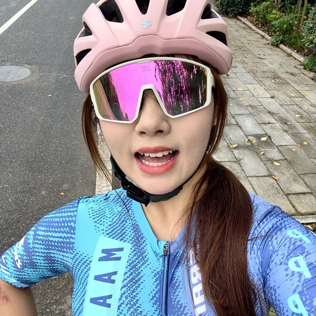 大力士小姐🚴
