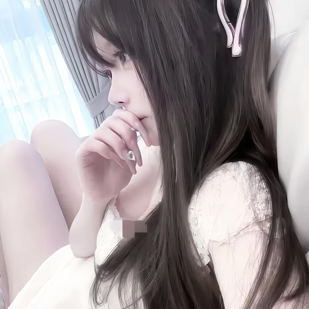 小Y.