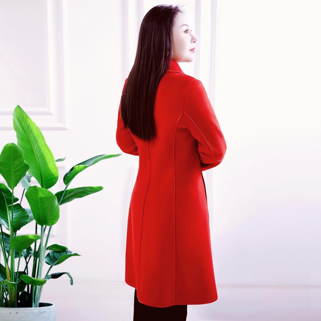 爱尚依美女装工厂店