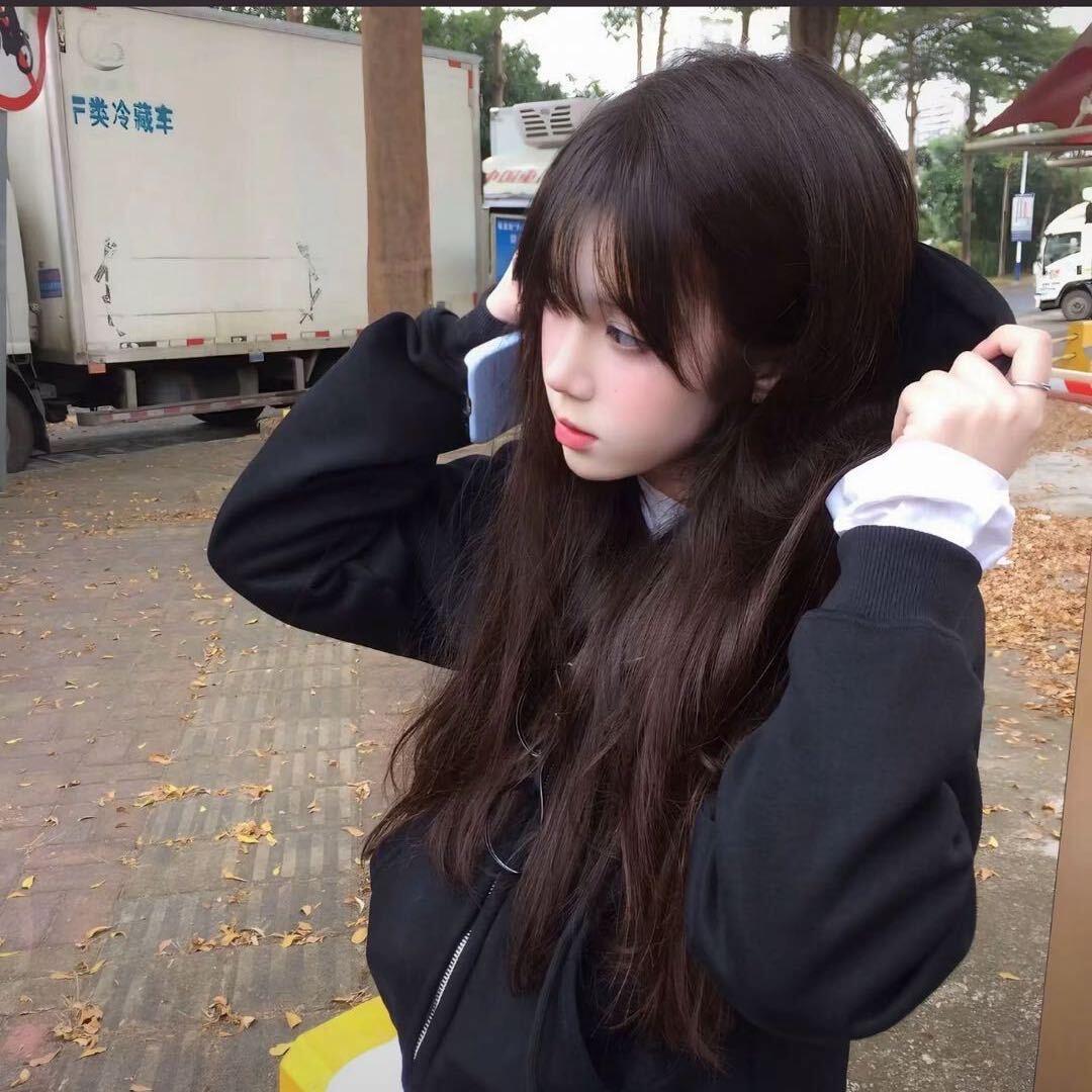 周周.