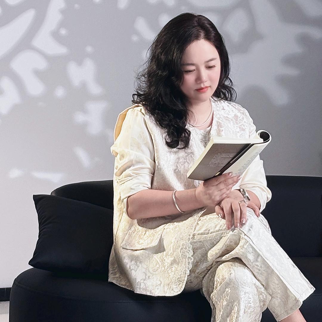 何小助
