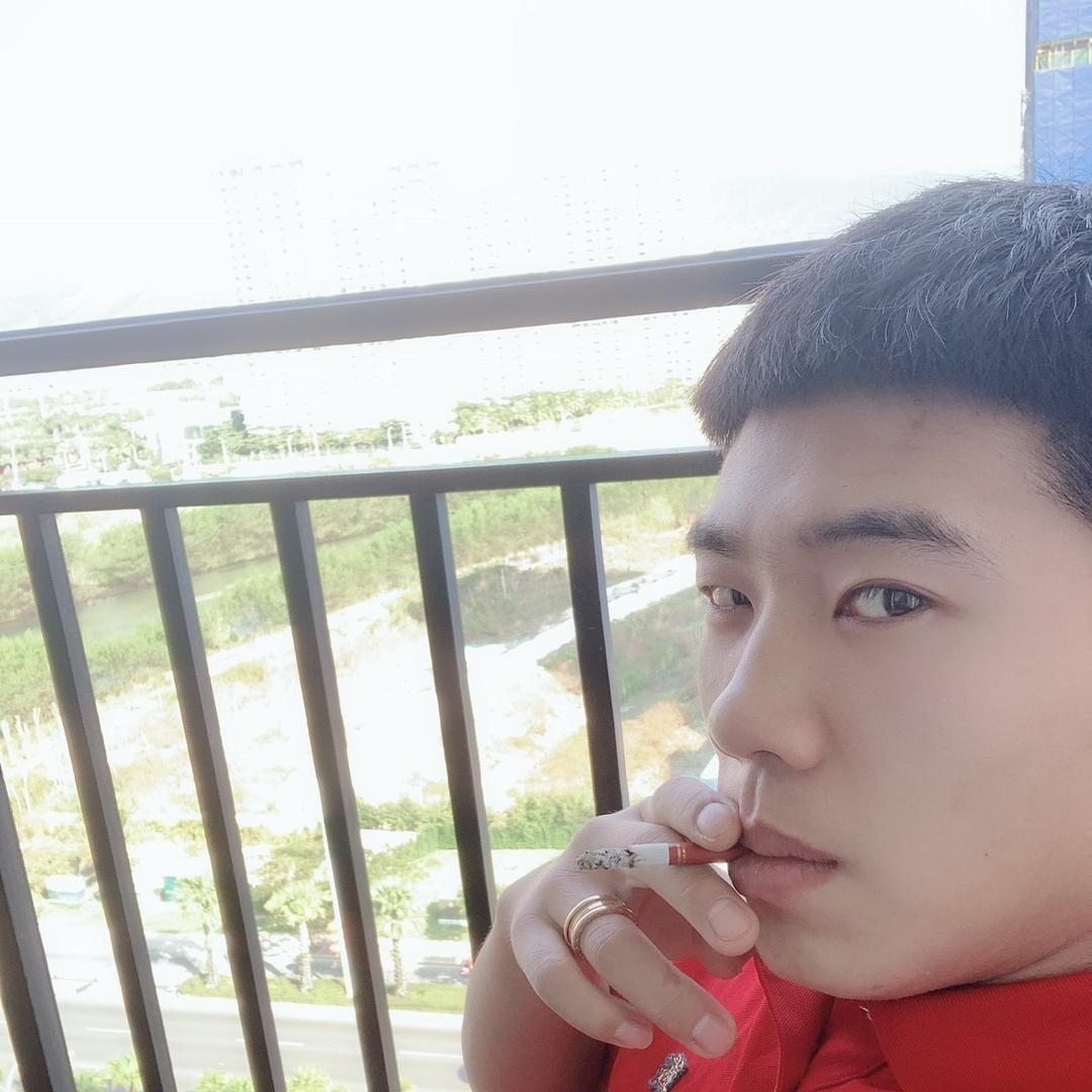 成都土阿瑕疵二手车
