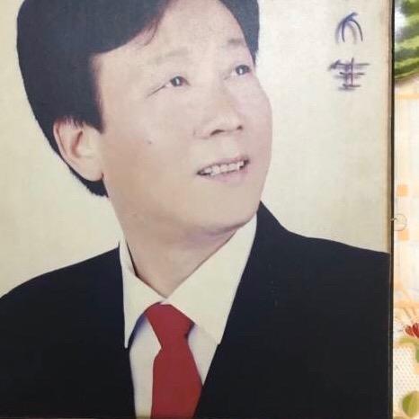 玉琢尤本钰头像