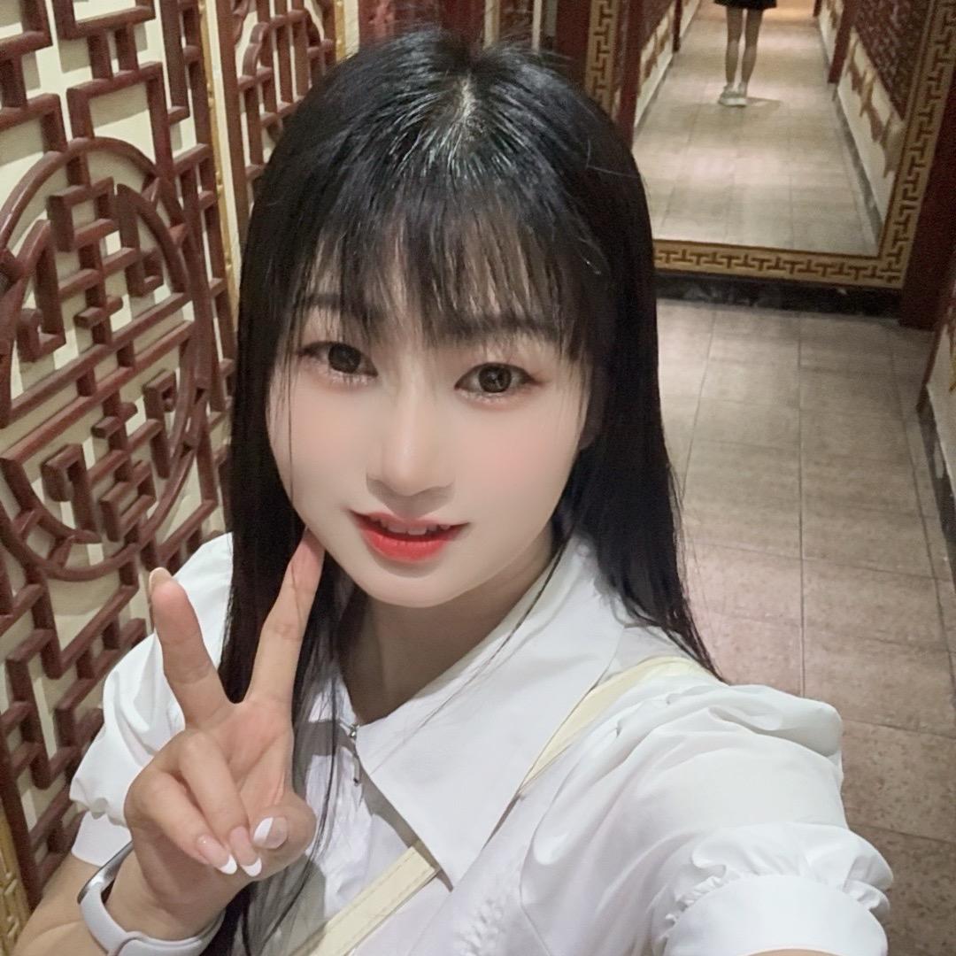 @洛依依