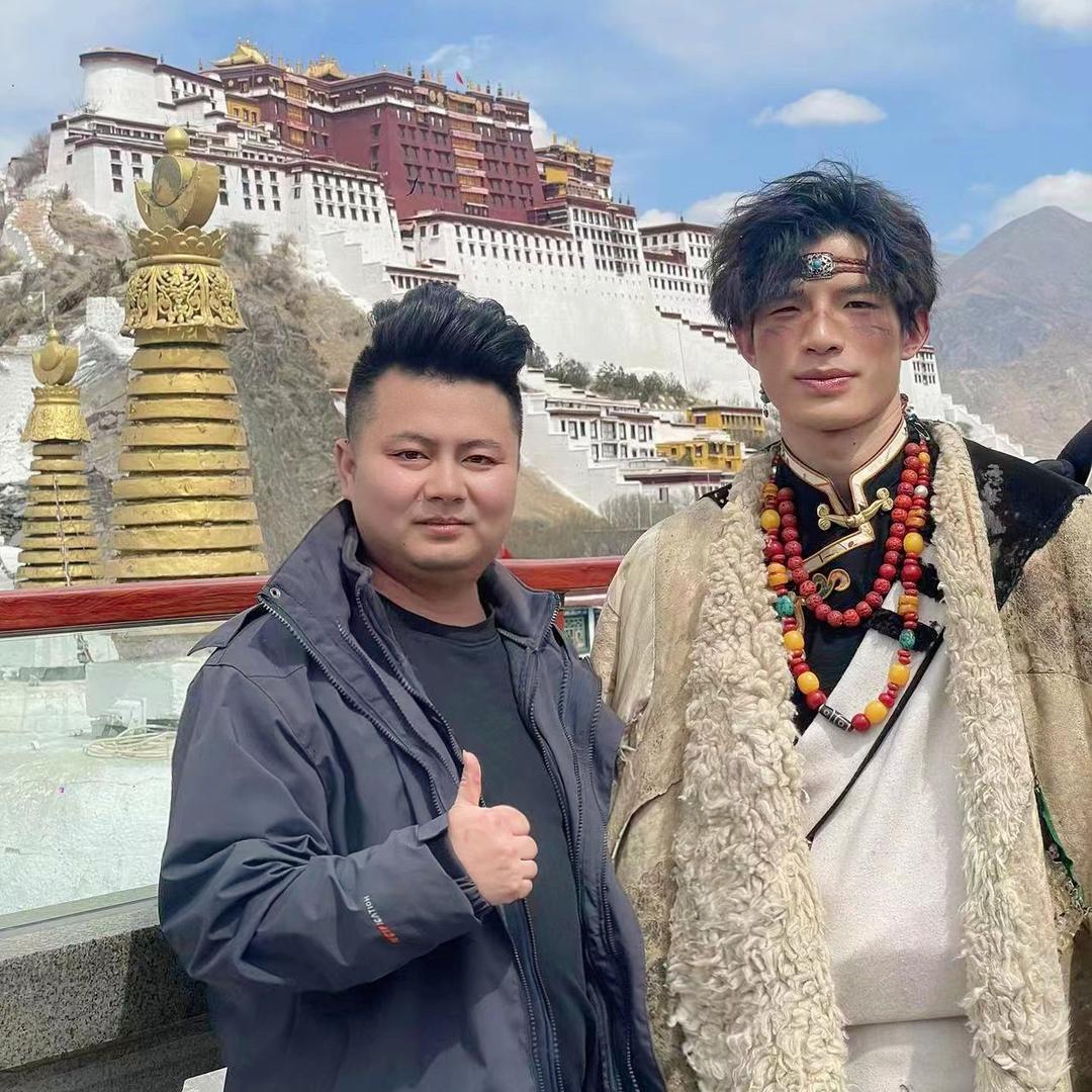 Super.爱慕-李俊😃༉