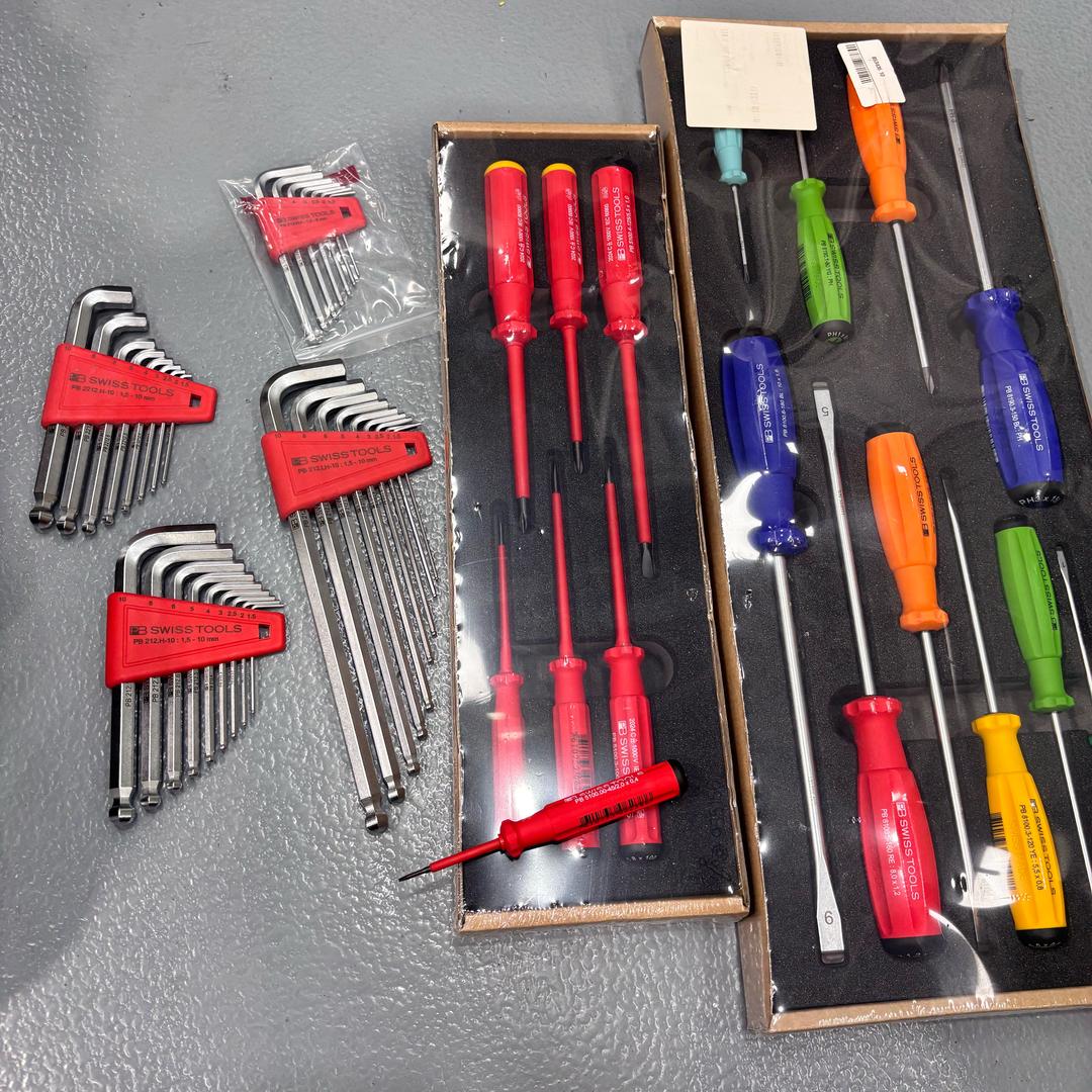 坐在坟头调戏鬼