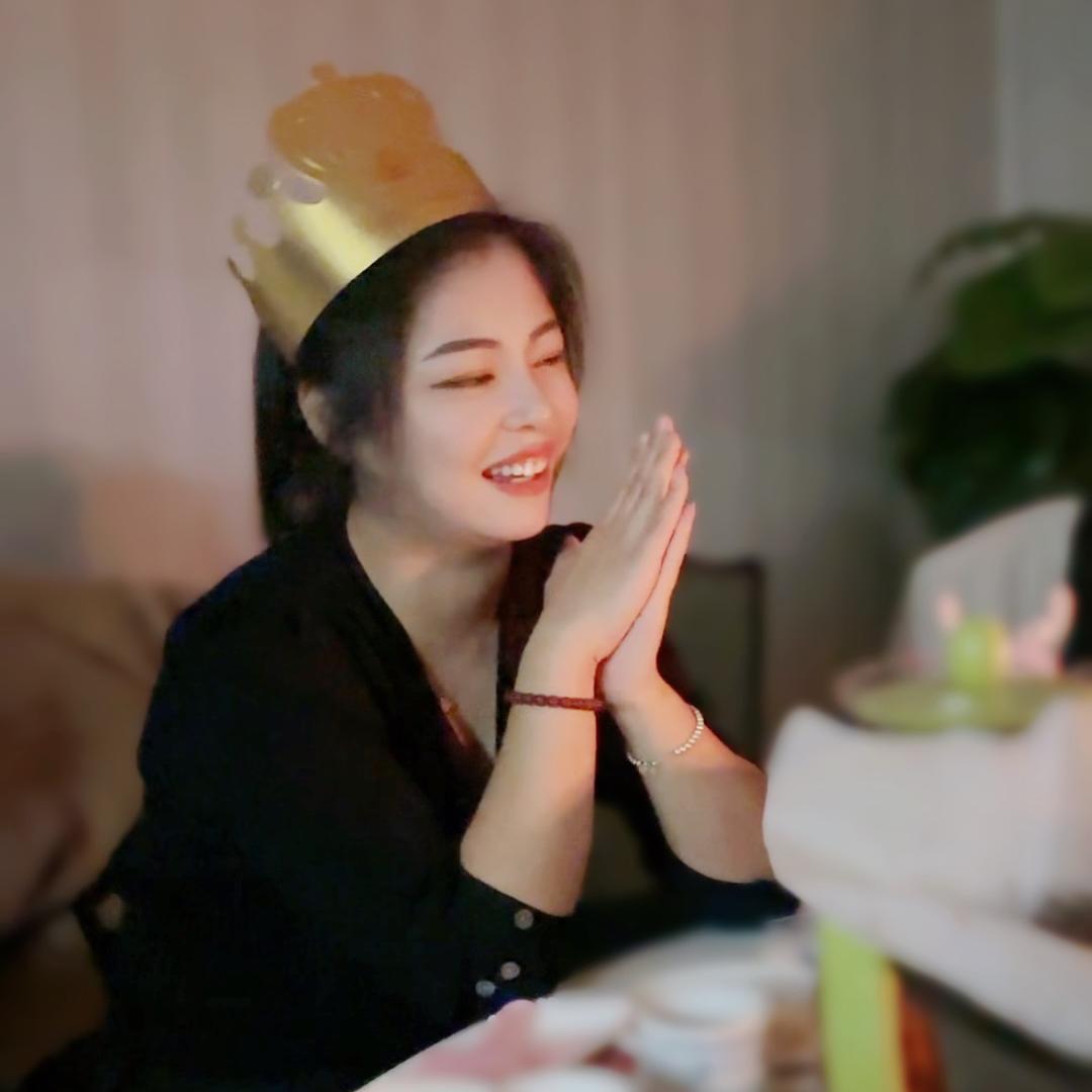 @猪猪小姐姐