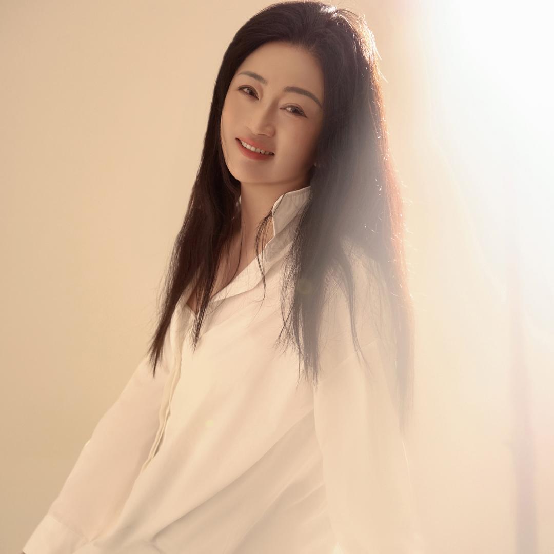 卖房子的玲彤姐姐