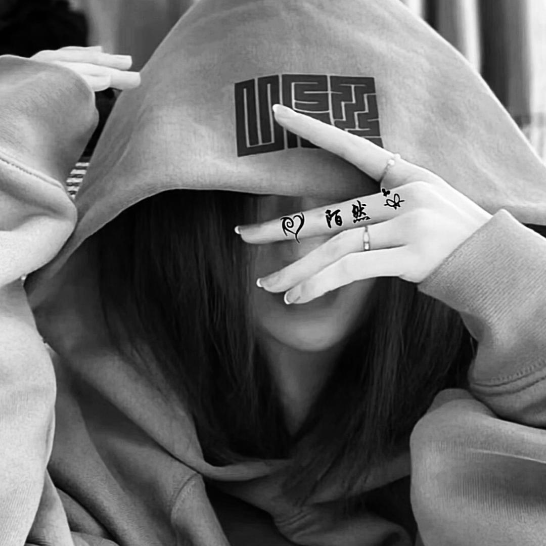 ღ小ོ幽ོ灵³⁰³