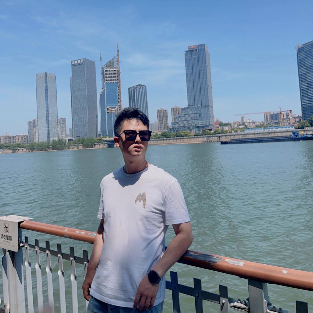 宜春老铁二手车小刘