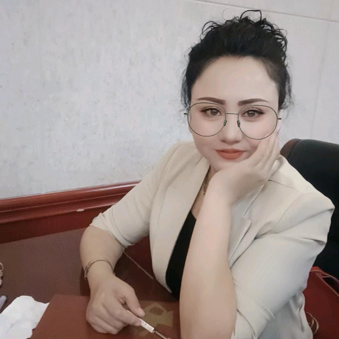 广州比达纳服装批发店