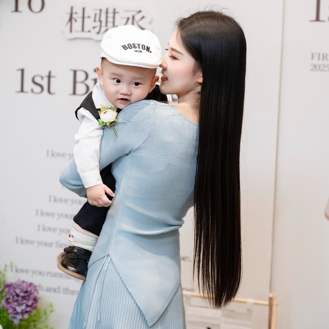 尤你·服装  （鲜花气球派对）