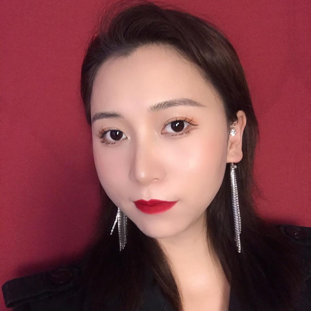 爱撸妆的二丫
