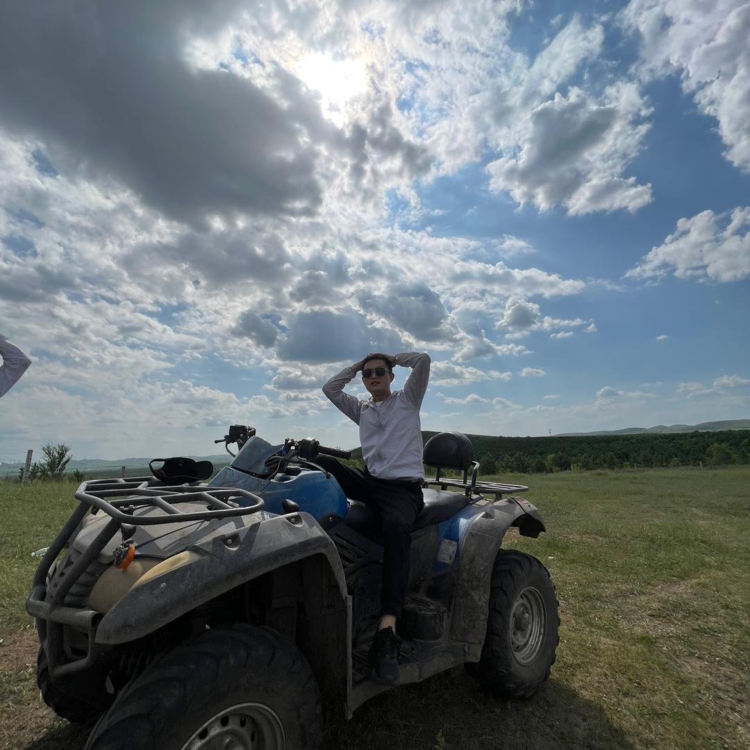 请叫我：小大哥