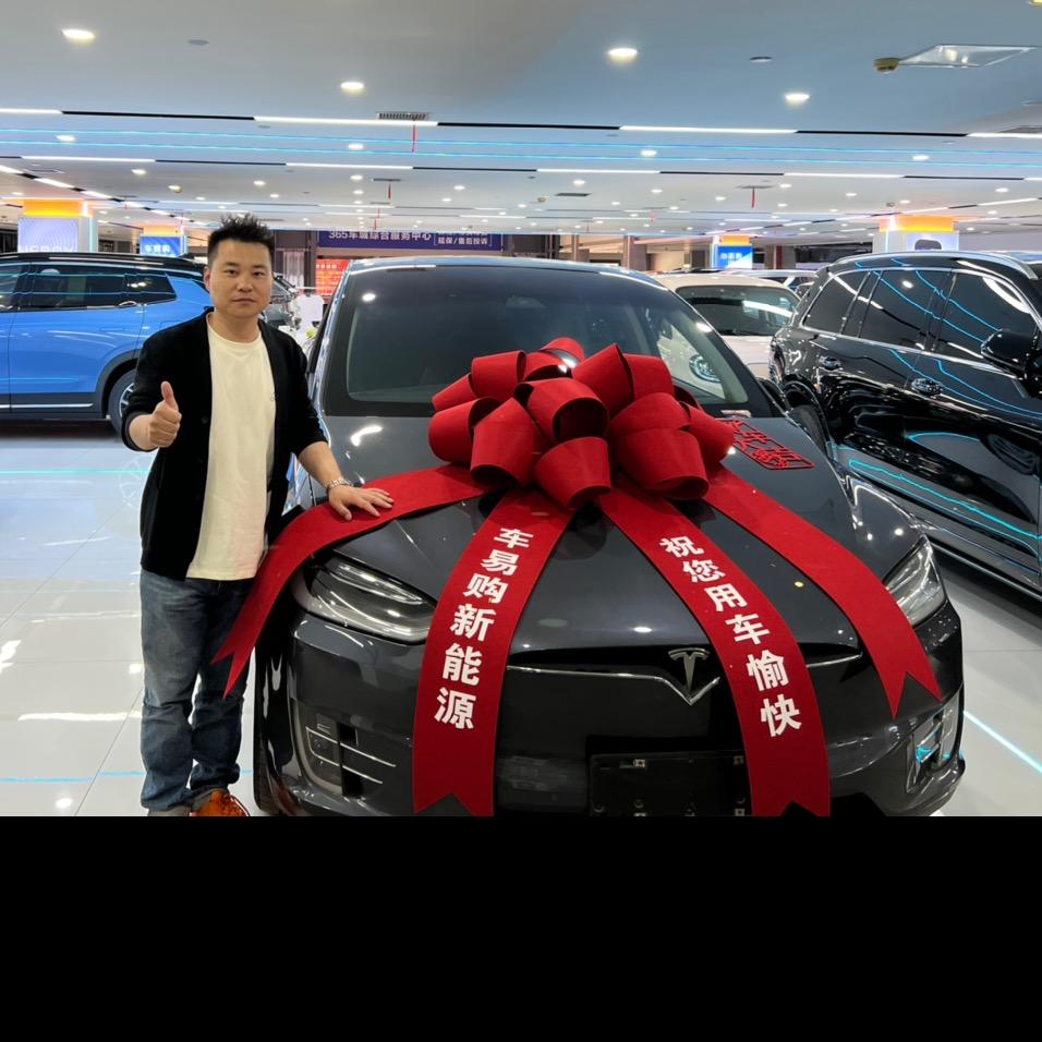 华仔新能源电车
