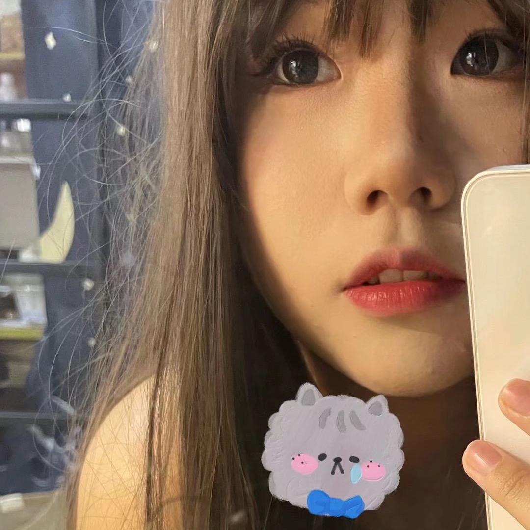 某小美
