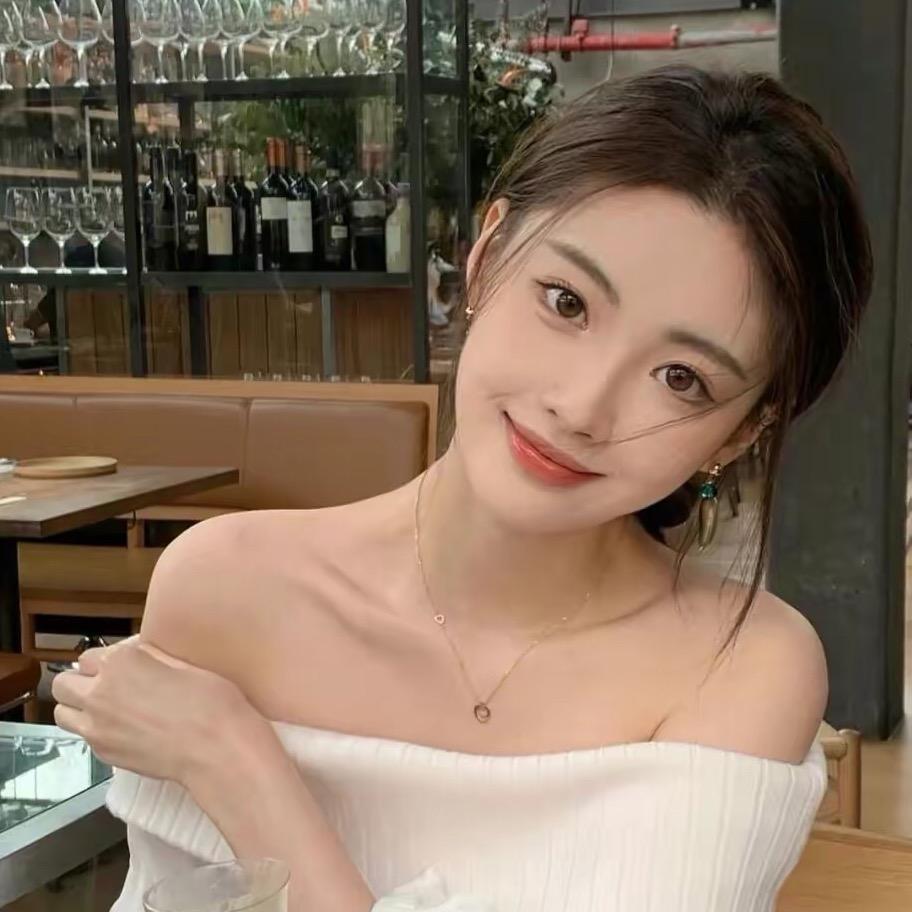 𝓕𝓵𝓸𝓻𝓪7