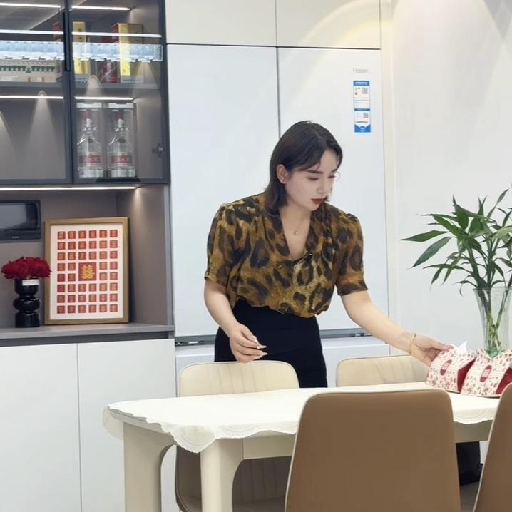 简一装饰颍上店