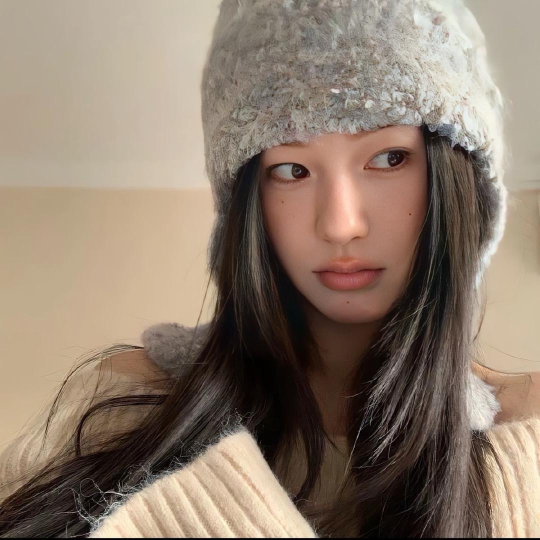 993