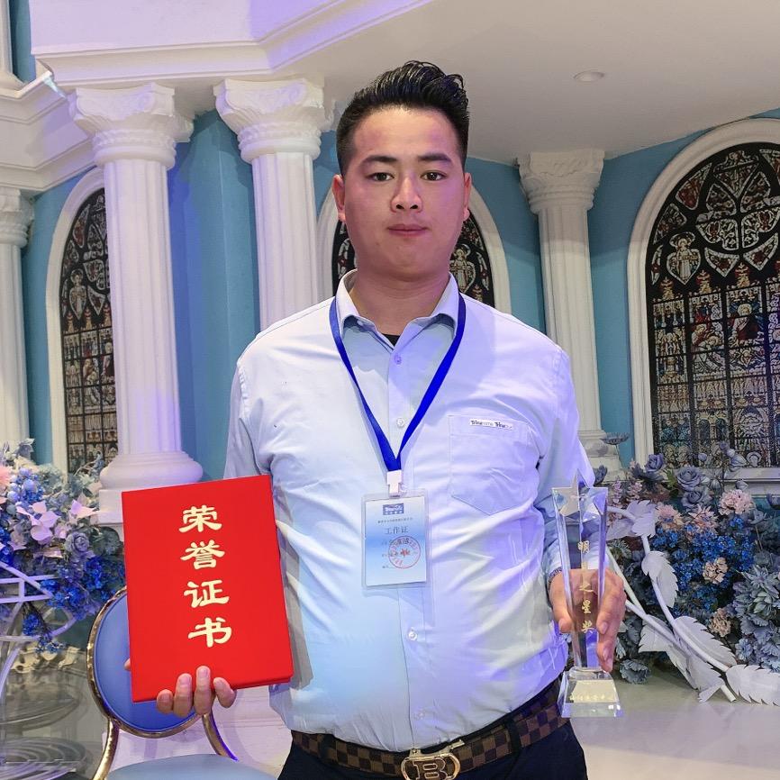 天合光伏（何弟）