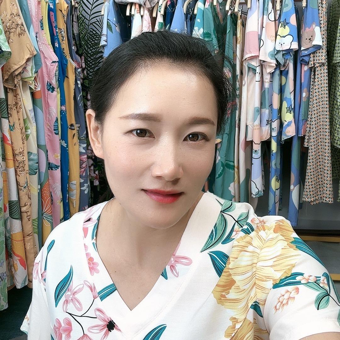 姿尚妈妈装服装工厂