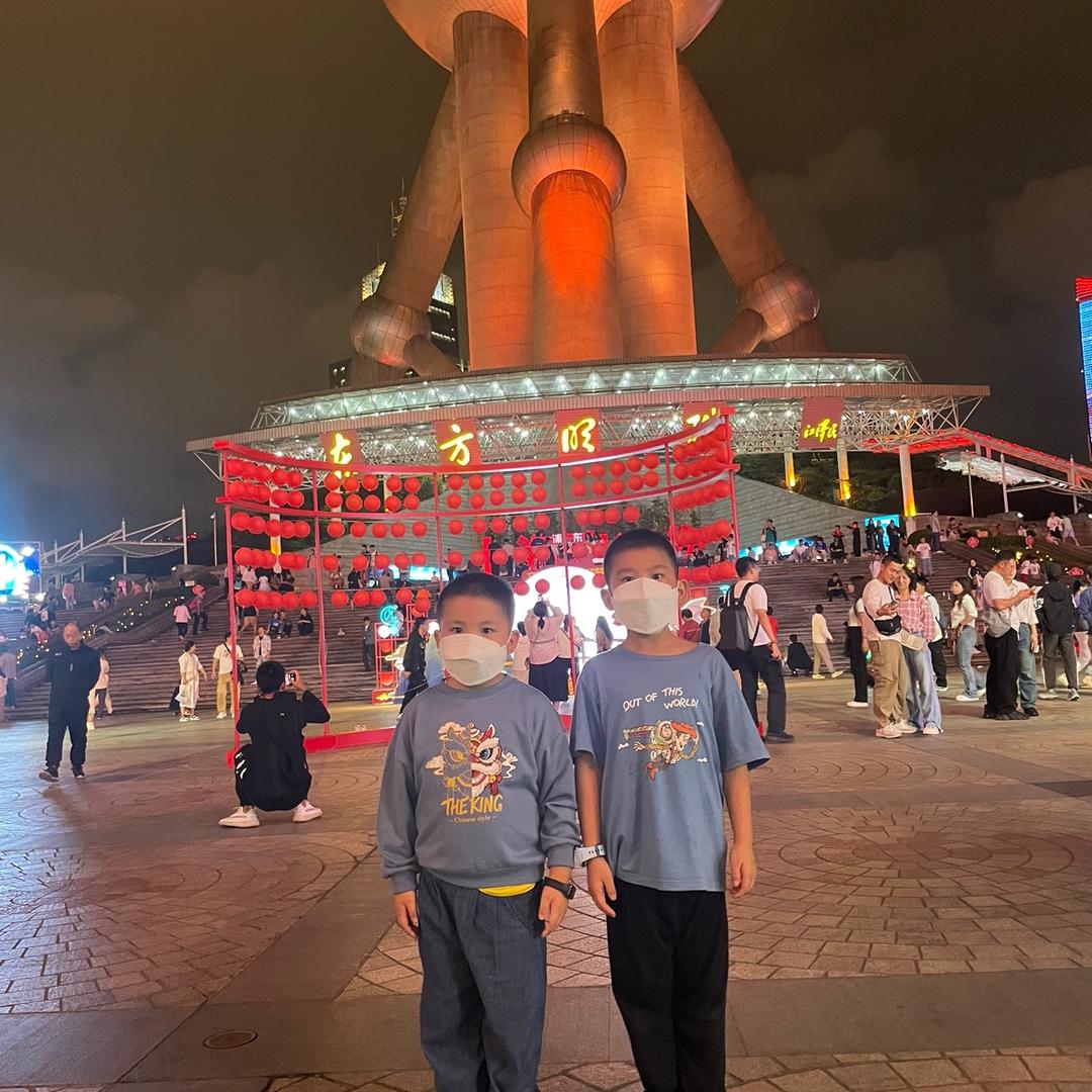 一个爸爸两个娃