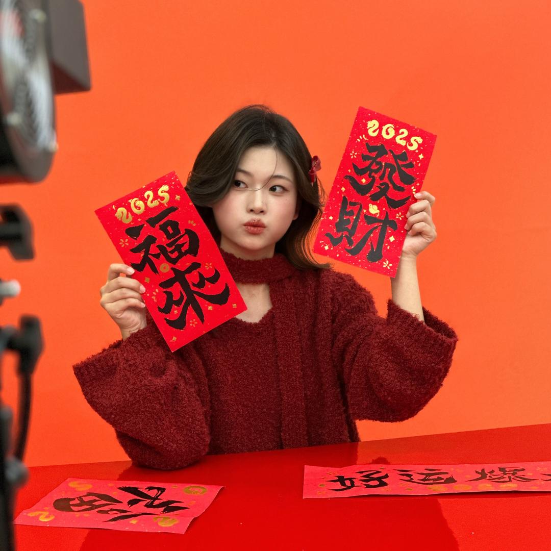 九江鸿盛二手车丹丹