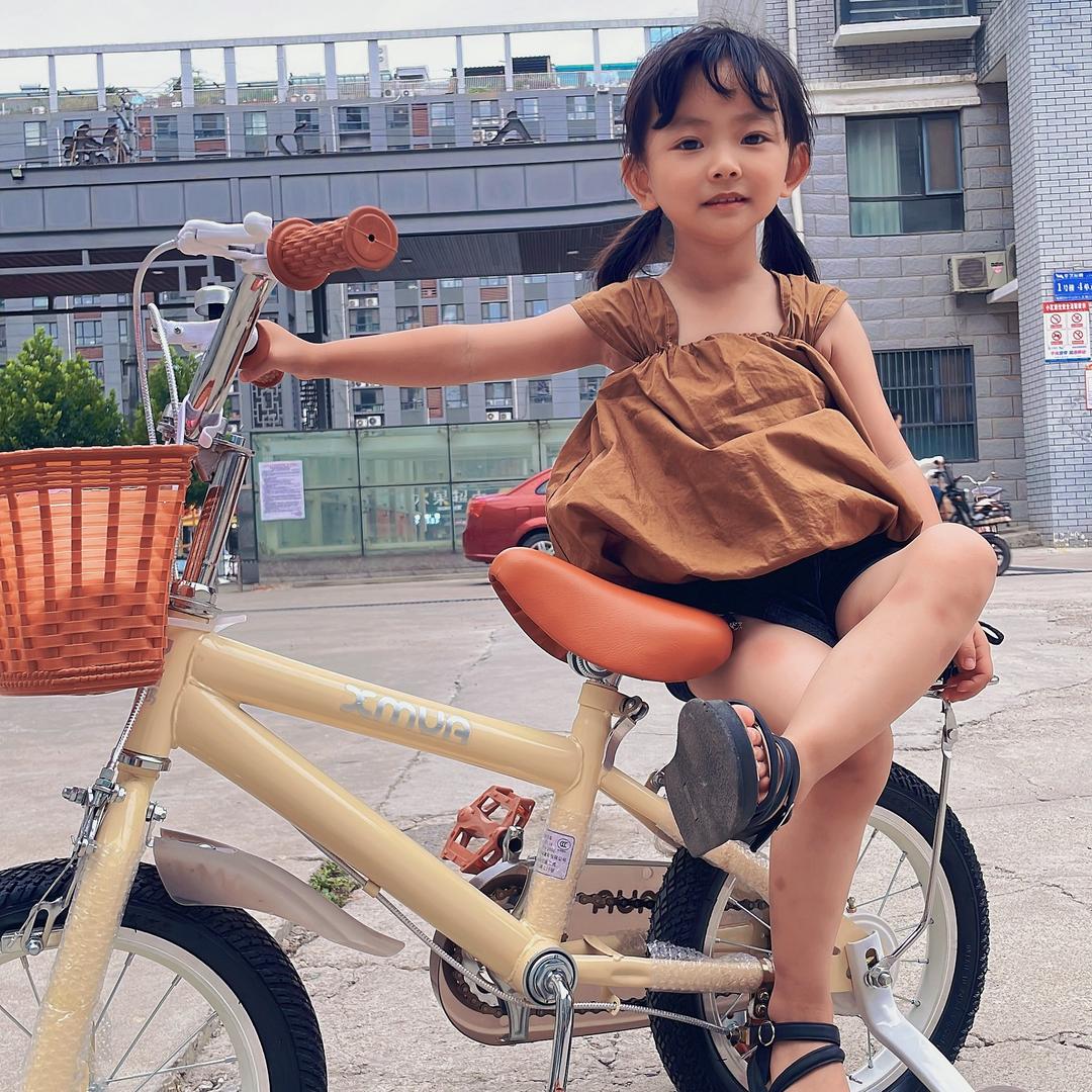 允欣妹妹（一年级）