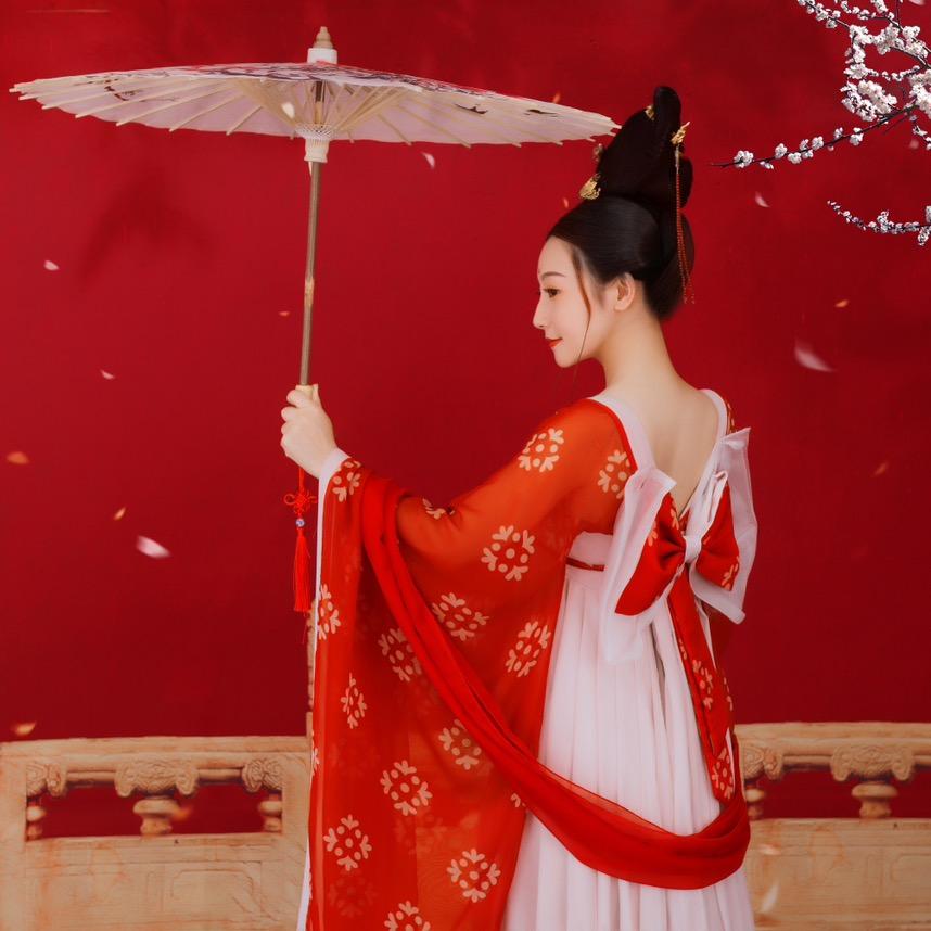 王菲菲花间一壶酒