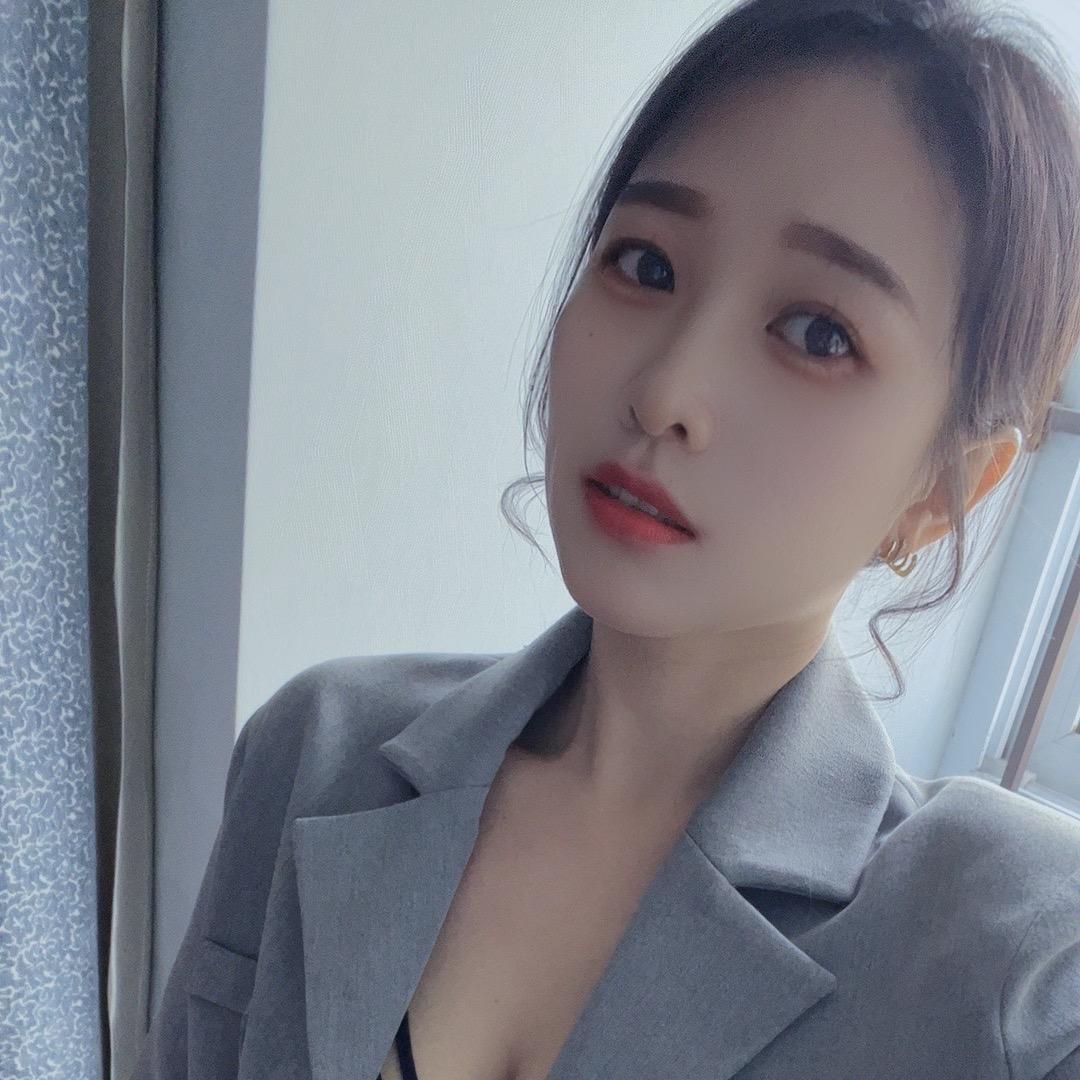 是云云吖