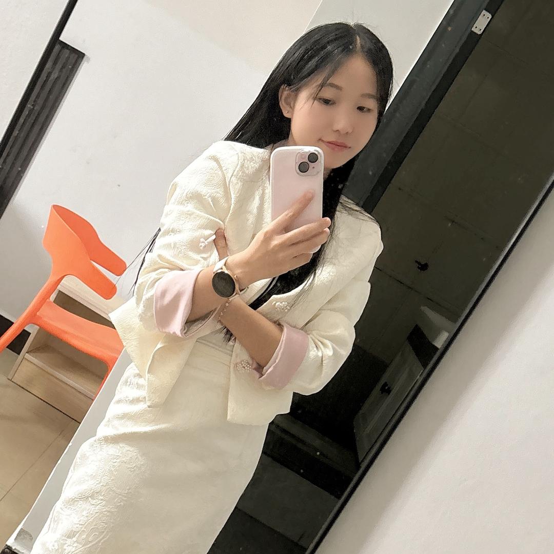@初俽 ᥫᩣ