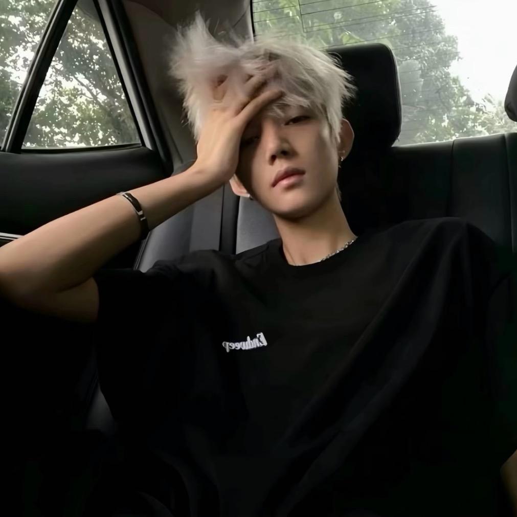 马桶上面吃独食💤