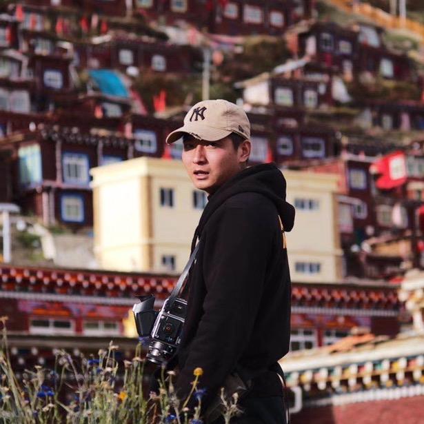 假文艺老地痞。