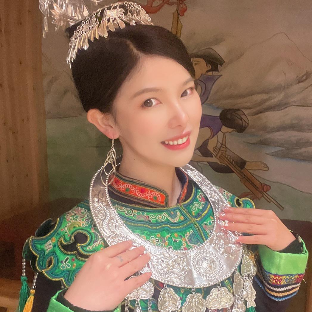 侗族蕾朵朵