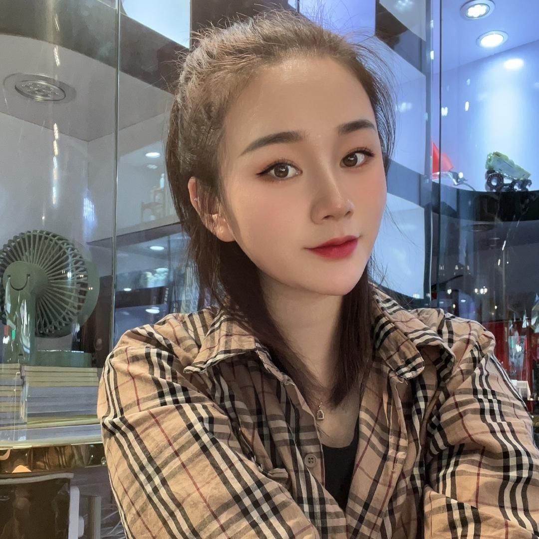 何小姐吖