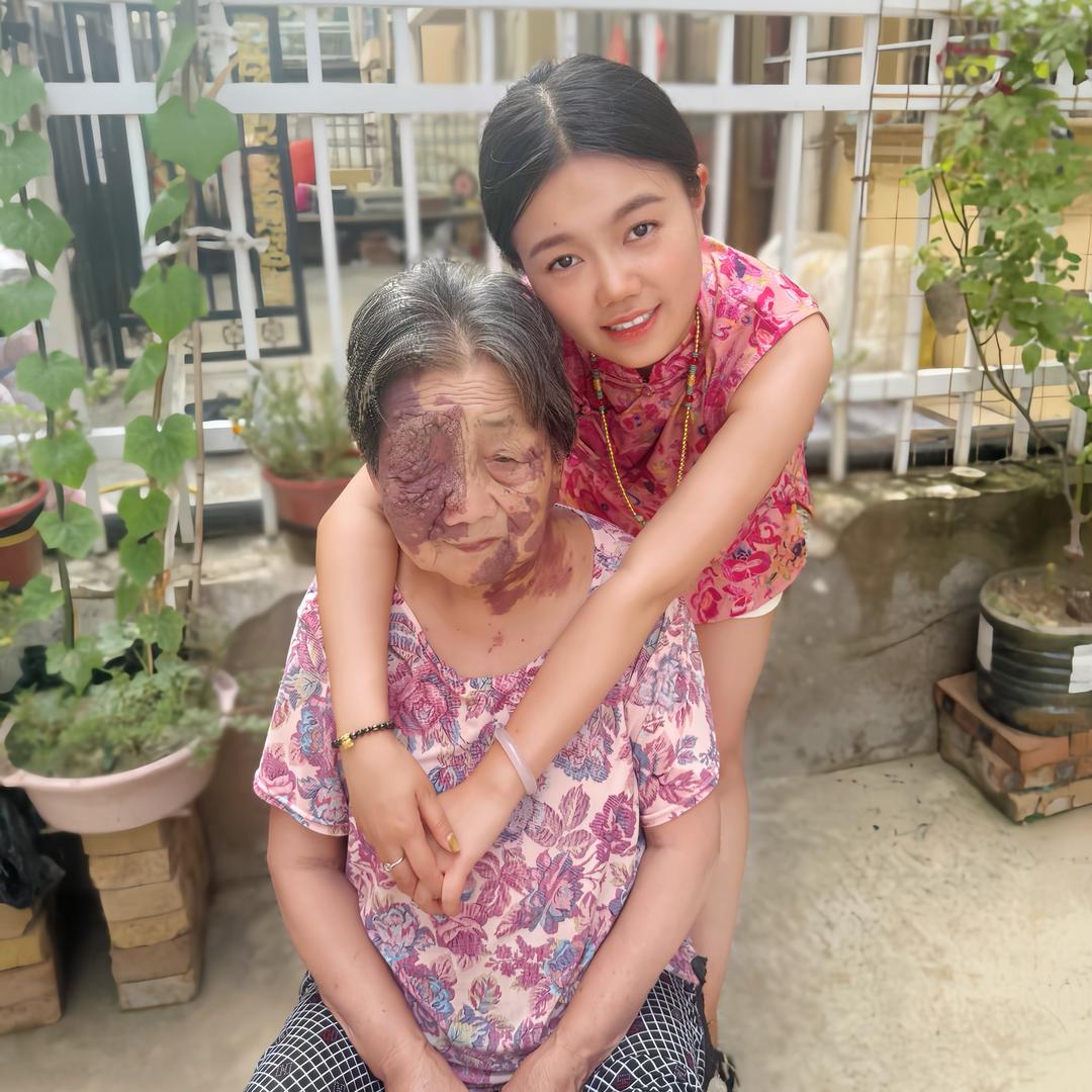 婧婧和奶奶👵