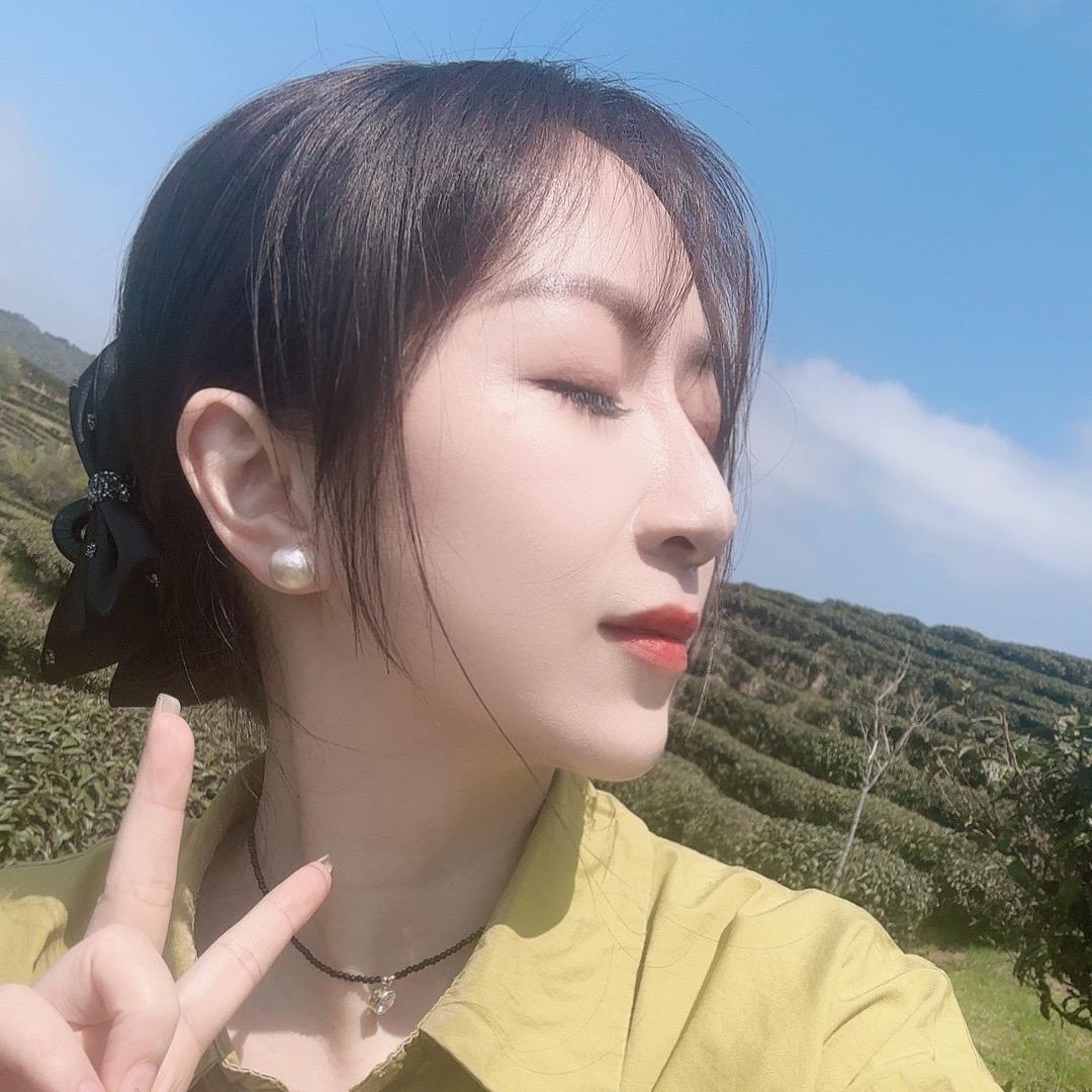 💕慧、er…银行小姐姐