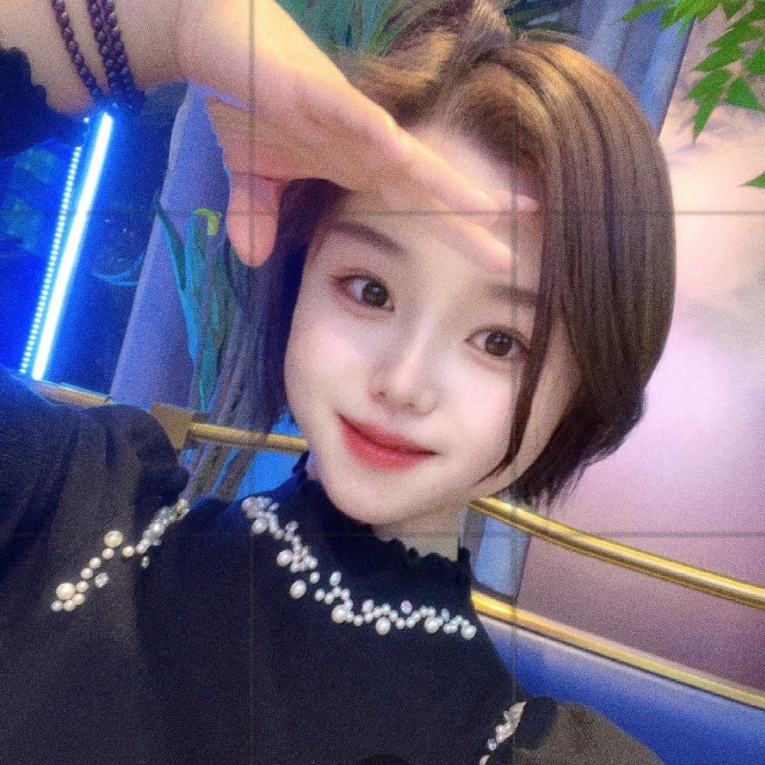 ᵕ̈ 李黎