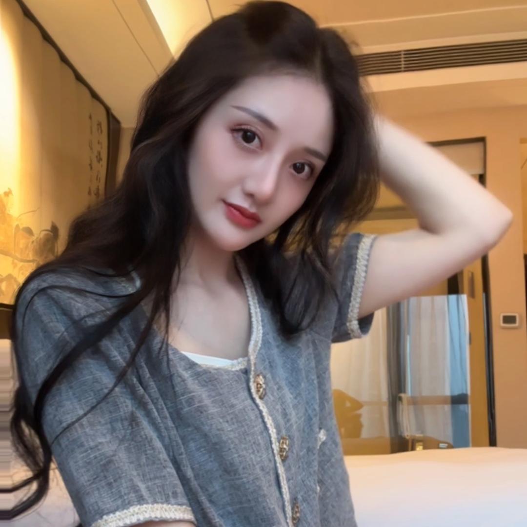 苗苗.