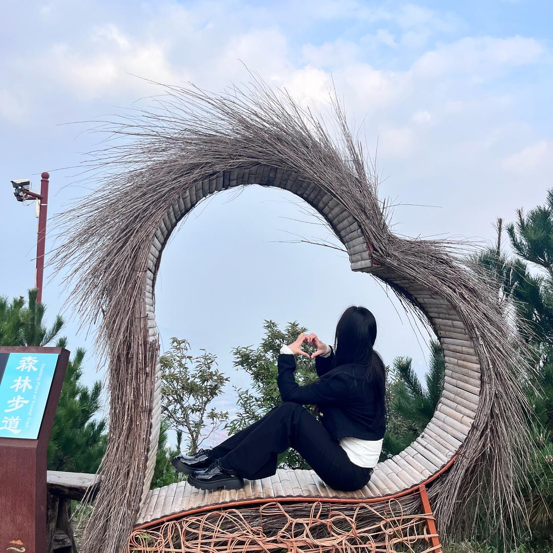 百度爱采购运营  郑雅婷