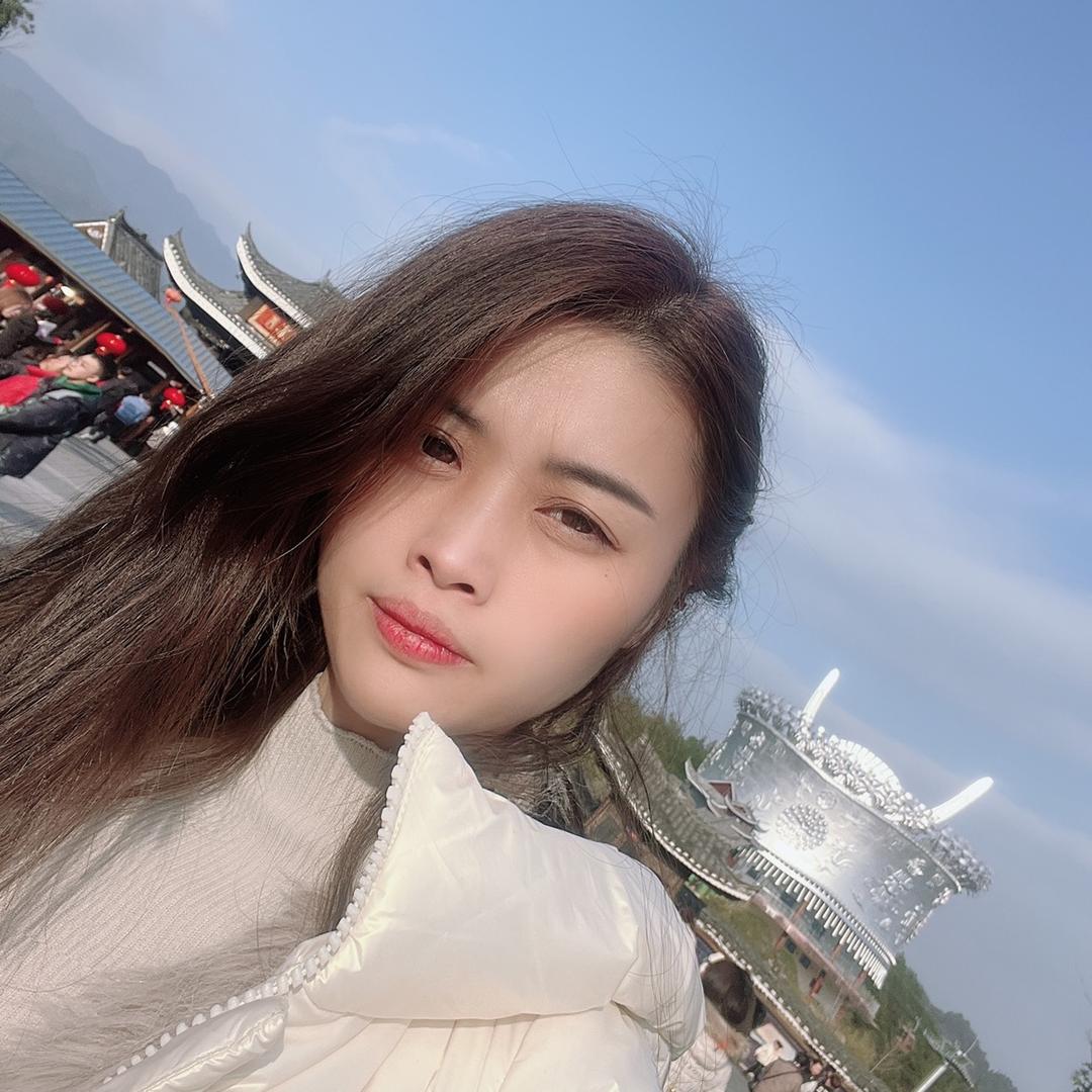 珑玲牛仔服饰