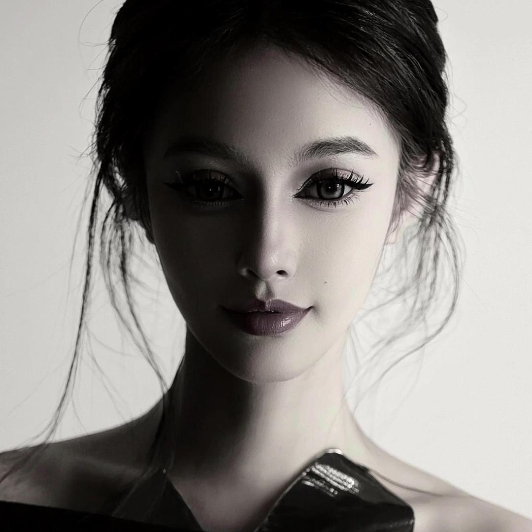Qοlραη*👗小依