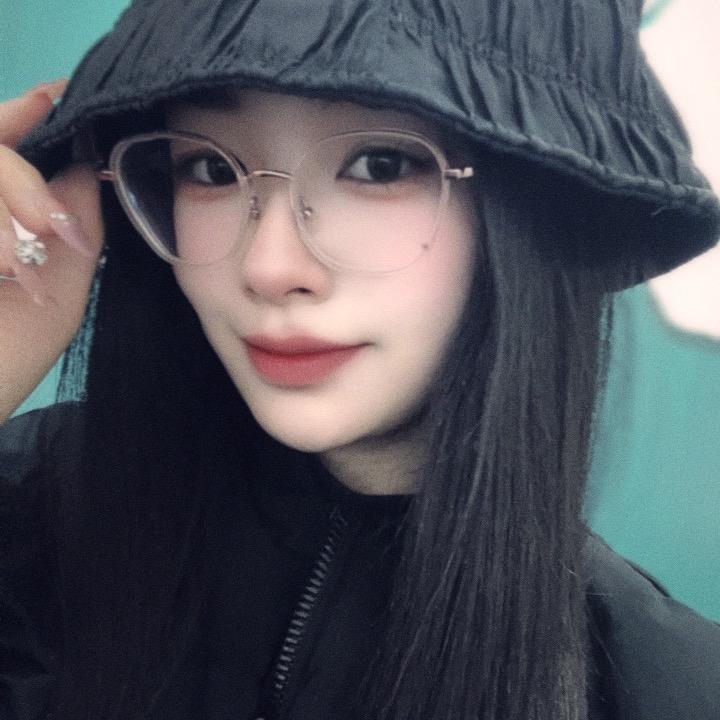艳妮