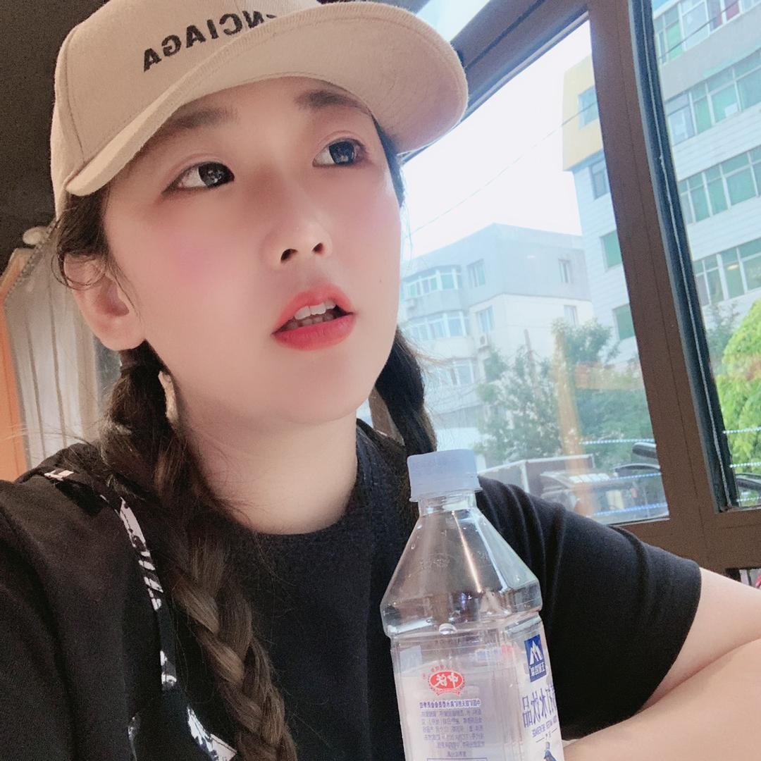 爱吃的胖默儿